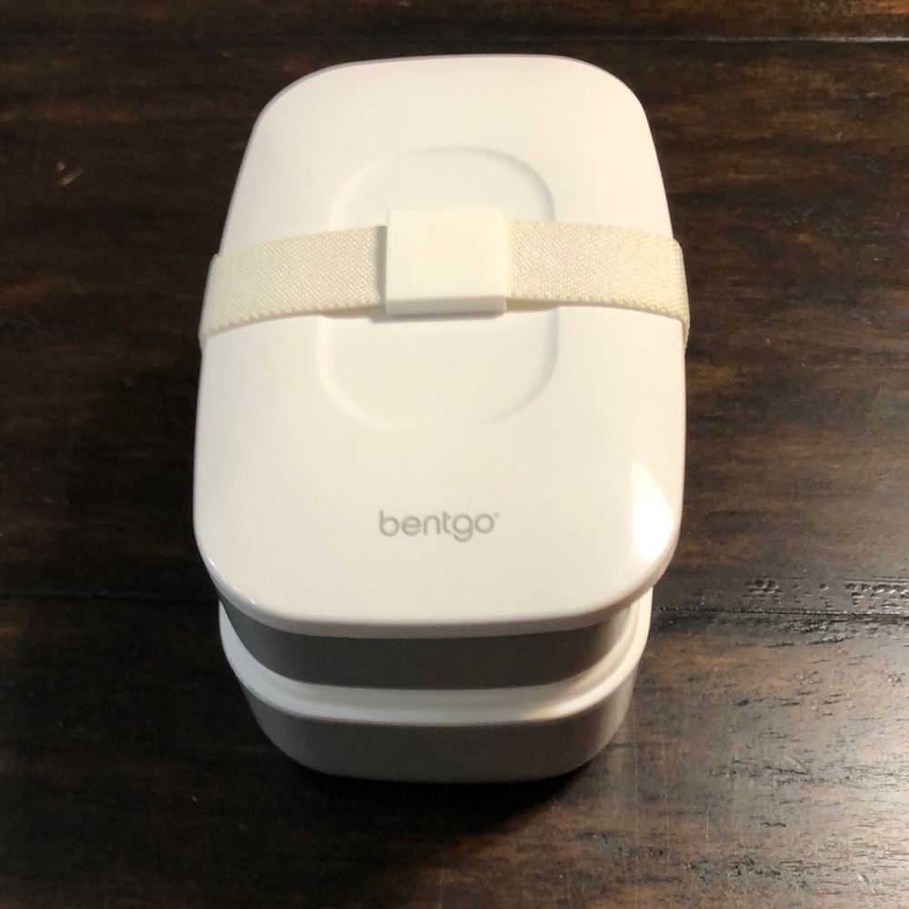 NEW - Bentgo Classic Lunch Box with Utensils